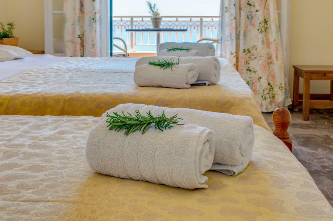 Naftis Apartments เปเลคาส ภายนอก รูปภาพ